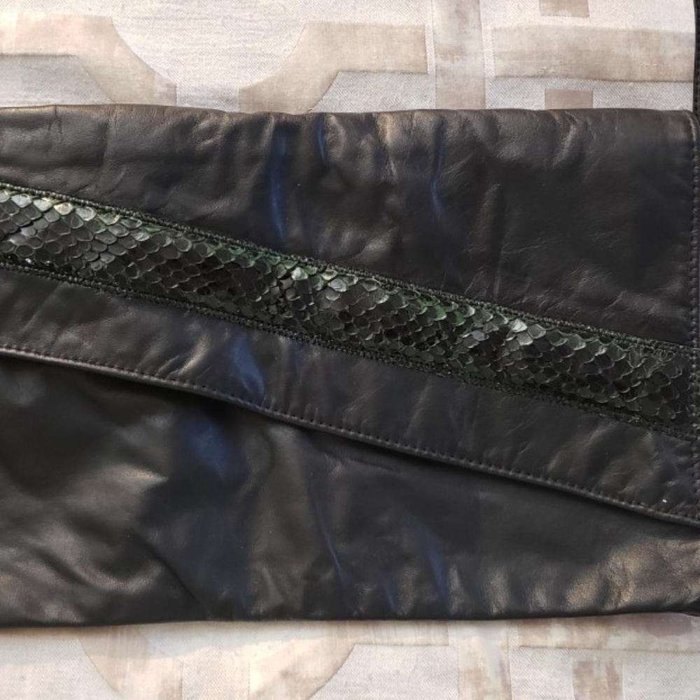 VINTAGE DE LUIGI BY LUIS IN BLACK